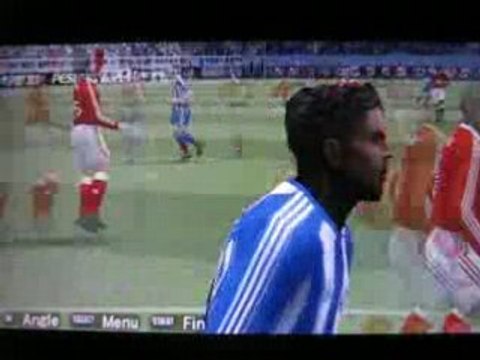 But des 40 mètres, pleine lucarne de Nurmela.