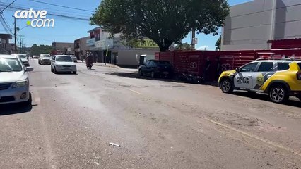 Batida entre carro e moto deixa motociclista ferido no Periolo