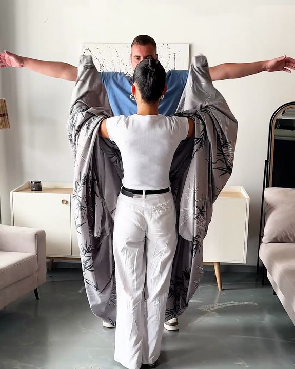 How to change bed sheets with your partner without a fight😂