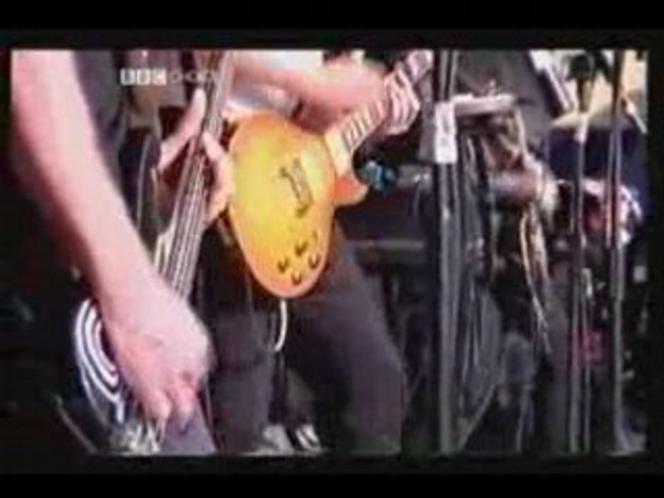 QOTSA - Regular John full version Glastonbury 2002