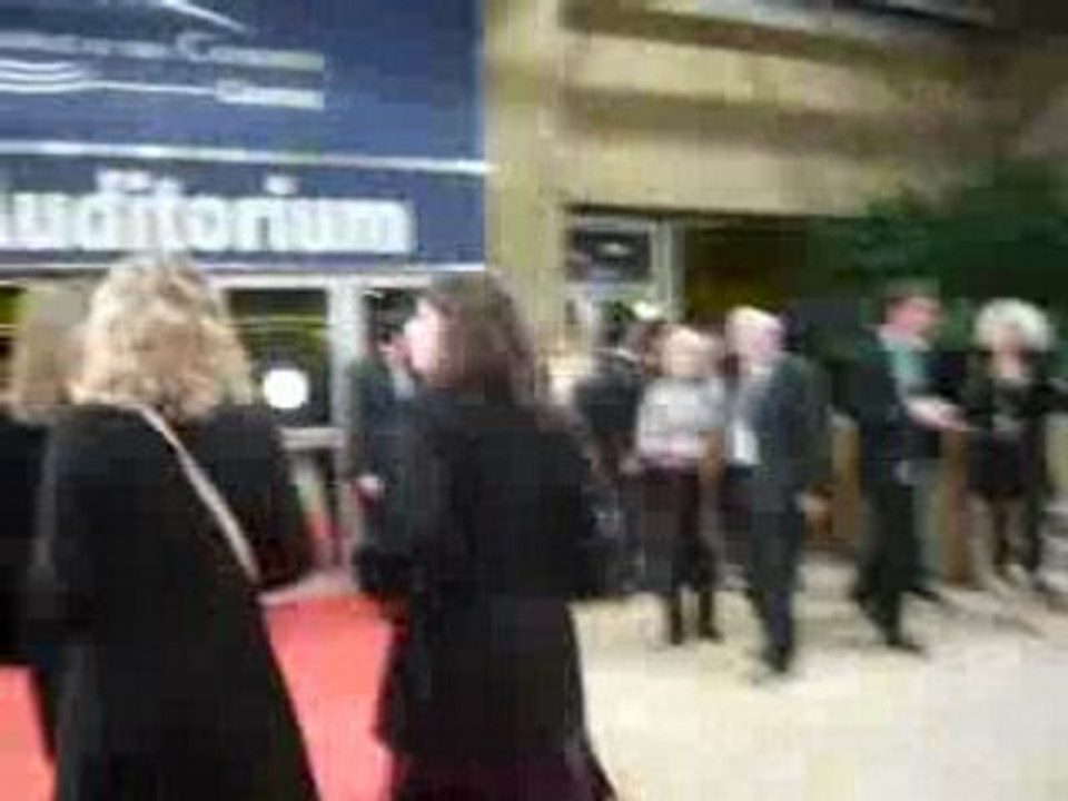 NOTRE* montée des marches.