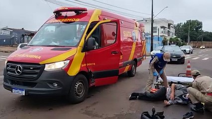 Motociclista fica ferido em colisão na entrada do Bairro Periolo