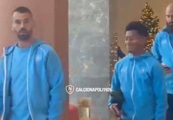 Il Napoli lascia l'albergo di Lisbona! Foto prima della rifinitura - IL VIDEO