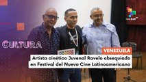 Juvenal Ravelo recibió un obsequio en el Festival del Nuevo Cine Latinoamericano