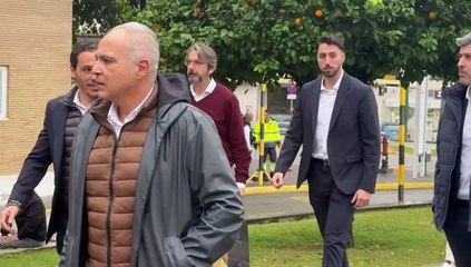 El Sevilla FC visita el Hospital Infantil Virgen del Rocío