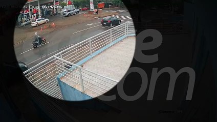 Motociclista ferido em acidente no bairro Periolo; veja o flagrante