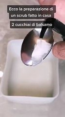 Scrub naturale con zucchero e spezie fai-da-te  per mani e corpo