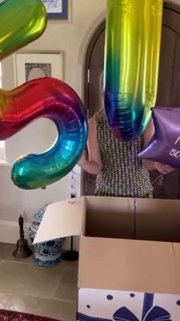 Sophie Kinsella, l'ultimo video social e il traguardo dei 50 milioni di libri venduti