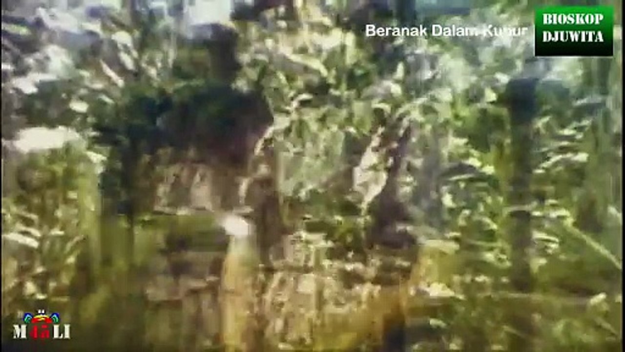 Suzzanna - Beranak Dalam Kubur, Horror Indo