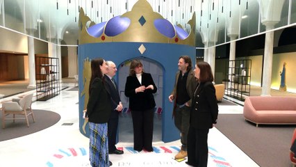 Fundación "la Caixa" presenta 'Tres coronas, tres caminos' con cartas de niños del Polígono Sur