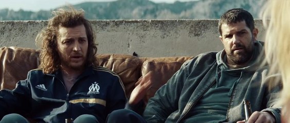 Blood Coast S02 E01 in English season 2 episode 1