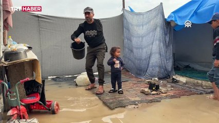 Gazze'de şiddetli yağış nedeniyle binlerce çadır su altında kaldı