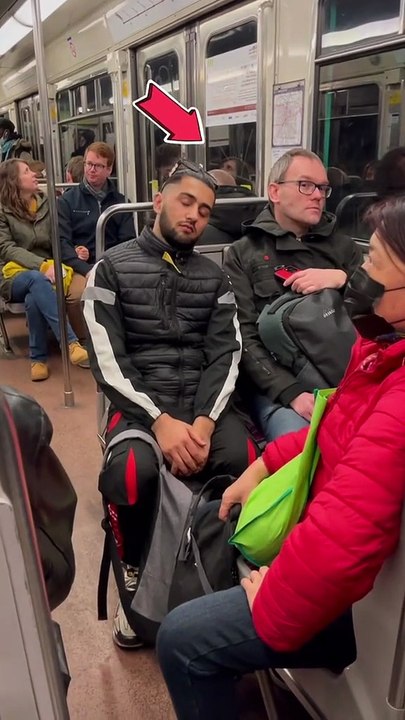 Great reaction from the guy 🥹😳