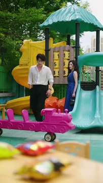 At first, she approached step by step with a purpose and temptation, deliberately provoking just to get out by force, but when she wanted to retreat with her whole body and draw a clear line with him, she was shocked to realize that the cold and dangerous