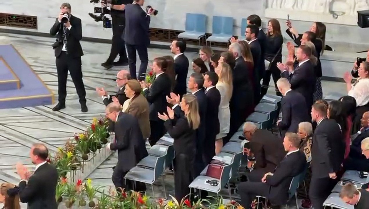 El presidente Javier Milei, junto a la secretaria general de la Presidencia, Karina Milei