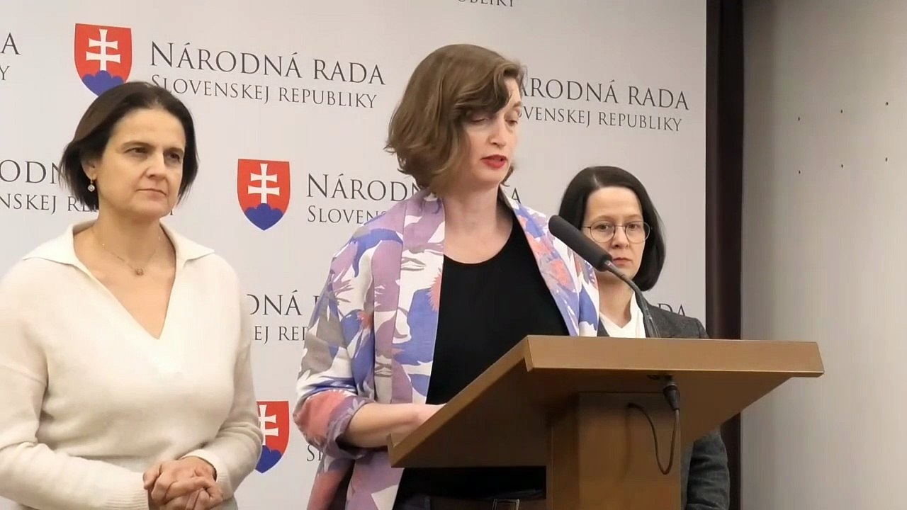 ZÁZNAM: Opozícia sa pre zákon na zriadenie nového úradu namiesto ÚOO obrátila na ÚS