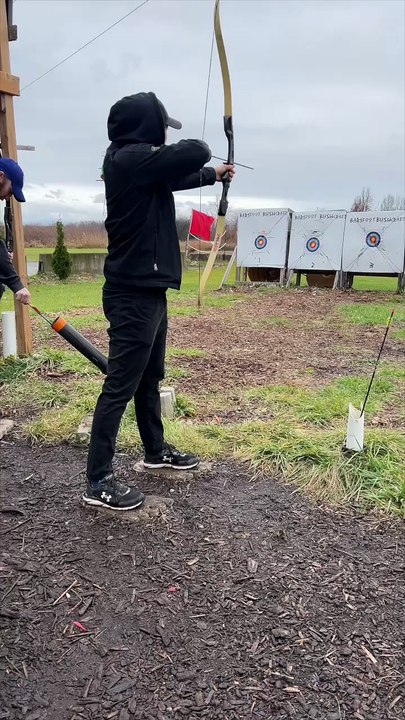 🏹 First-Time Archer Lands Two Bullseyes 🎯