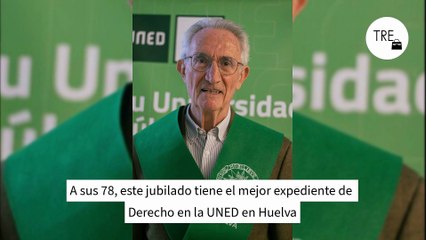 A sus 78, este jubilado tiene el mejor expediente de Derecho en la UNED en Huelva con ocho matrículas: "No hay edad para seguir aprendiendo"