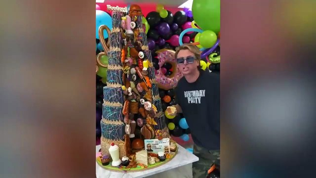 Kylie Jenner & Kim Kardashian Makeup Dissed By Kourtney Kardashian