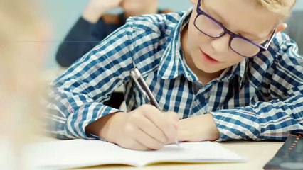 12 photos of scientists when they were little