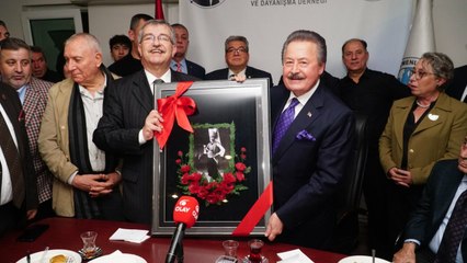 BALGÖÇ'te duygu yüklü buluşma; Devlet eski Bakanı Cavit Çağlar'ı ağırladılar