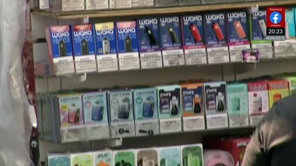 Vapeadores siguen vendiéndose en negocios formales e informales en CdMx