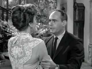 Twilight Zone - (La Quatrième Dimension) - S1E04 - Du Succès au Déclin (The Sixteen-Millimeter Shrine)