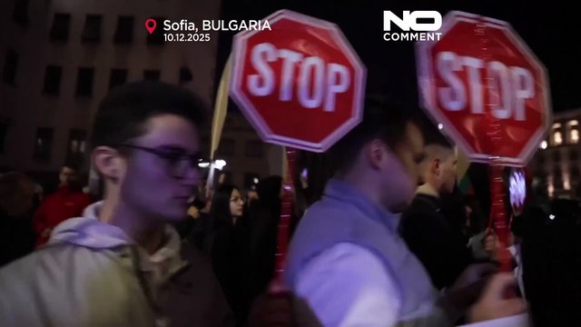 Десятки тысяч протестуют против правящей коалиции Болгарии