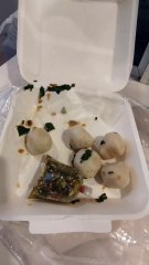 ลูกค้าสั่งลูกชิ้น 1 กล่อง 109 บาท พอเปิดมาอึ้ง..ได้แค่นี้