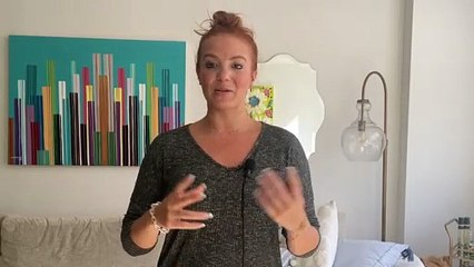 Jennifer Lopez & Ben Affleck Share A Sweet Kiss At ‘Marry Me’ Premiere