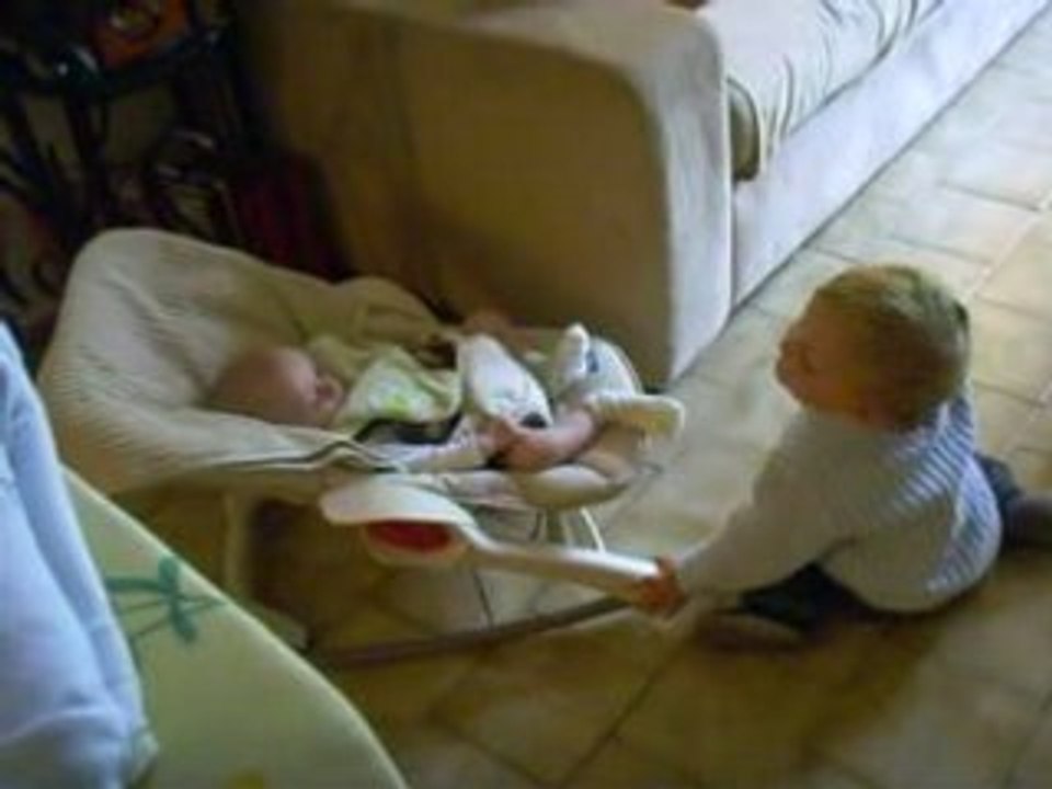 ANTOINE 22 mois ADRIEN 4 mois