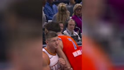 Suns - L'énorme faute d'Allen sur Holmgren qui déclenche une bagarre !
