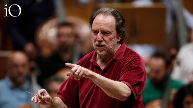 Malore per il direttore Riccardo Chailly, interrotta l’opera alla Scala. Come sta il Maestro?
