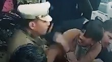 दारोगा ने युवक को जड़ा थप्पड़, वीडियो वायरल