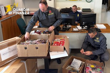 Lucca - Sequestrati in Versilia oltre mezzo milione di prodotti non sicuri (11.12.25)