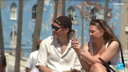 États-Unis : vers un examen de l'historique des réseaux sociaux des touristes étrangers