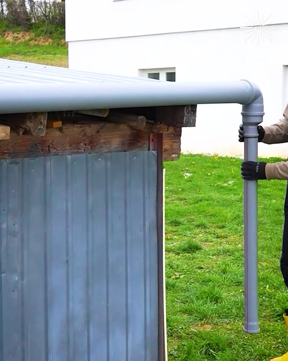 Installing a roof drainage pipe!💯