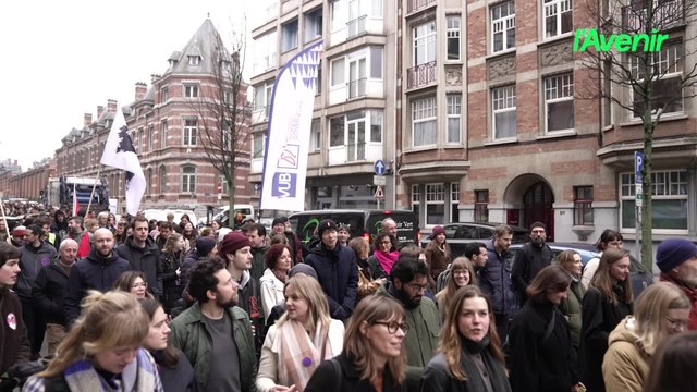 Colère estudiantine : les étudiants néerlandophones descendent à leur tour dans la rue à Bruxelles
