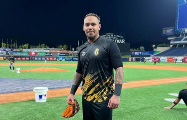 Orlando Arcia muestra su calidad defensiva con Leones