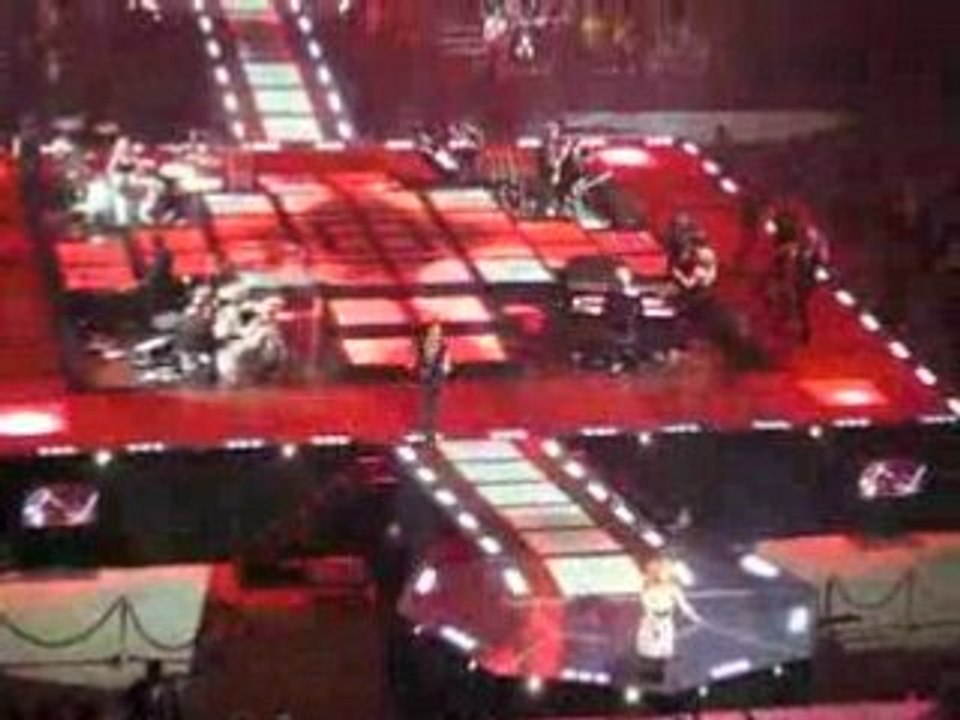 DANS UN AUTRE MONDE CELINE DION BERCY 20 MAI 08