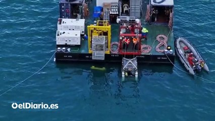 Buzos especializados trabajan a 50 metros de profundidad para reparar el desagüe del embalse de El Grado (Huesca)