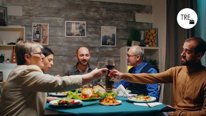 Si quieres vivir más, deberías cenar antes según este experto en longevidad