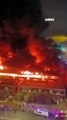 Fuerte Incendio Devora Mercado de San Petersburgo, Rusia