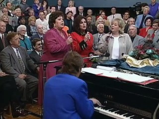 Bill & Gloria Gaither - The Happy Jubilee [Live] ft. Sue Dodge, Kelly Nelon, Tanya Goodman Sykes - GaitherVEVO (480p, h264)