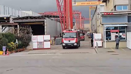 Tuzla’da tersanede iskele çöktü: 2 işçi yaralandı