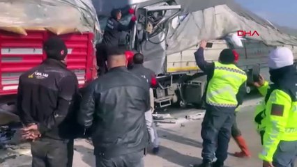 Konya'da 4 TIR'ın karıştığı zincirleme kaza