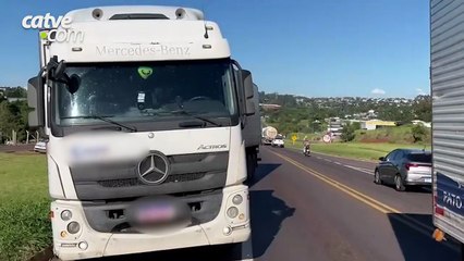 Pane em carreta causa transtorno na BR 277 em Cascavel
