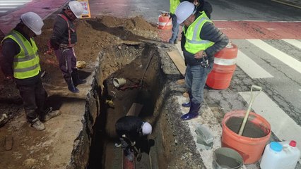 충남 아산서 깊이 1.5m 규모 땅 꺼짐...인명 피해 없어 / YTN