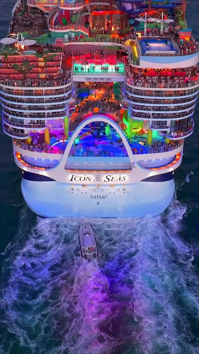 MEGA SHIP NIGHTLIFE