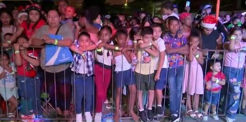 Encendido del árbol navideño reúne a familias en Los Andes